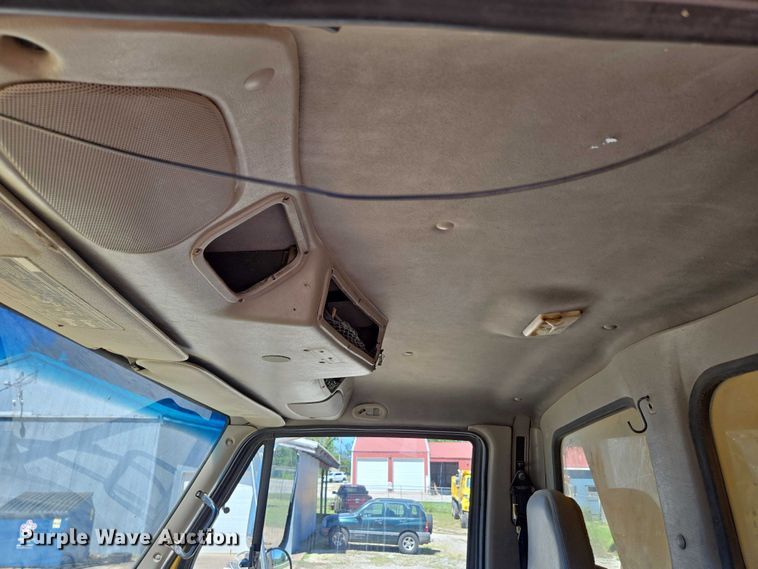 image for item DY0402 2007 Sterling L-Line dump truck