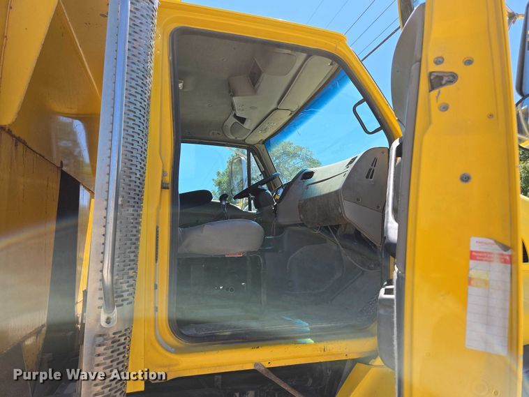 image for item DY0402 2007 Sterling L-Line dump truck