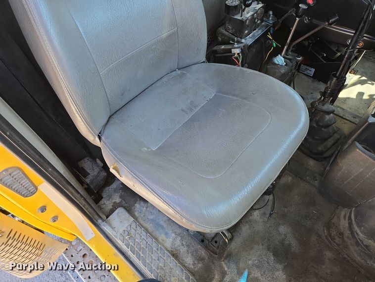 image for item DY0402 2007 Sterling L-Line dump truck