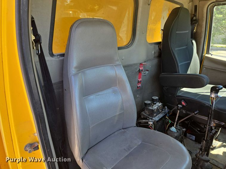 image for item DY0402 2007 Sterling L-Line dump truck