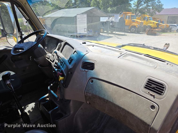 image for item DY0402 2007 Sterling L-Line dump truck