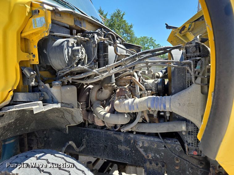 image for item DY0402 2007 Sterling L-Line dump truck