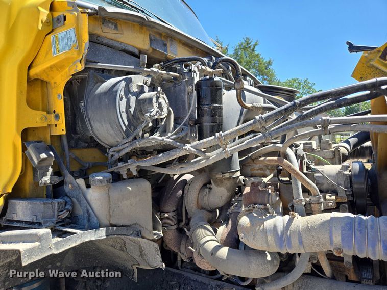 image for item DY0402 2007 Sterling L-Line dump truck