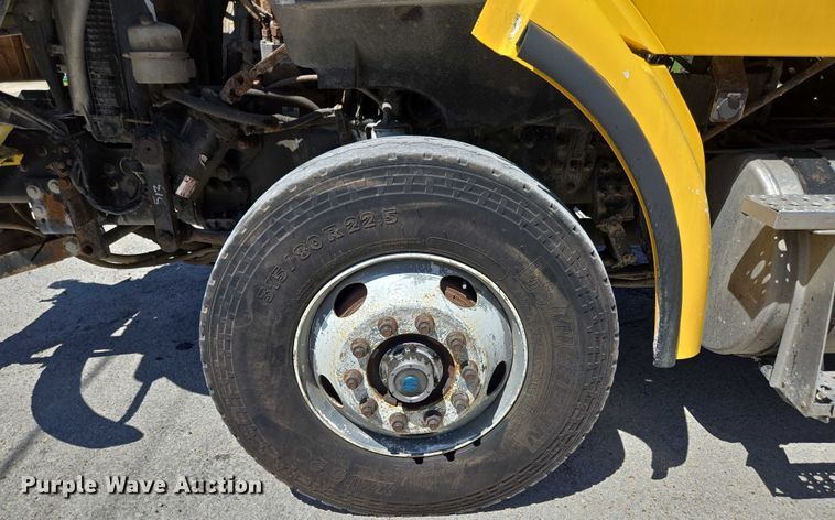 image for item DY0402 2007 Sterling L-Line dump truck