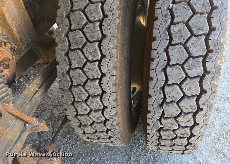 image for item DY0402 2007 Sterling L-Line dump truck