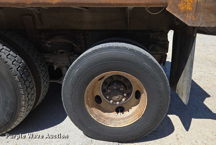 image for item DY0402 2007 Sterling L-Line dump truck