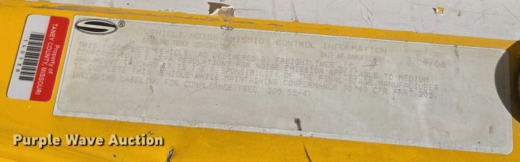 image for item DY0402 2007 Sterling L-Line dump truck