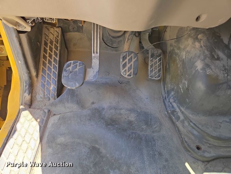 image for item DY0403 2008 Sterling L-Line dump truck