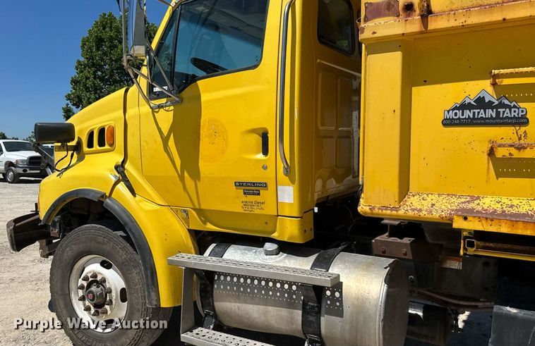 image for item DY0404 2009 Sterling L-Line dump truck