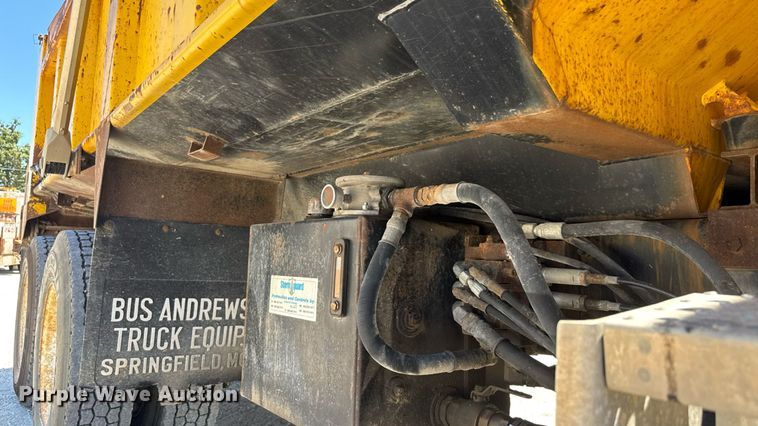 image for item DY0404 2009 Sterling L-Line dump truck