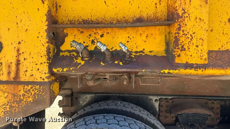 image for item DY0404 2009 Sterling L-Line dump truck