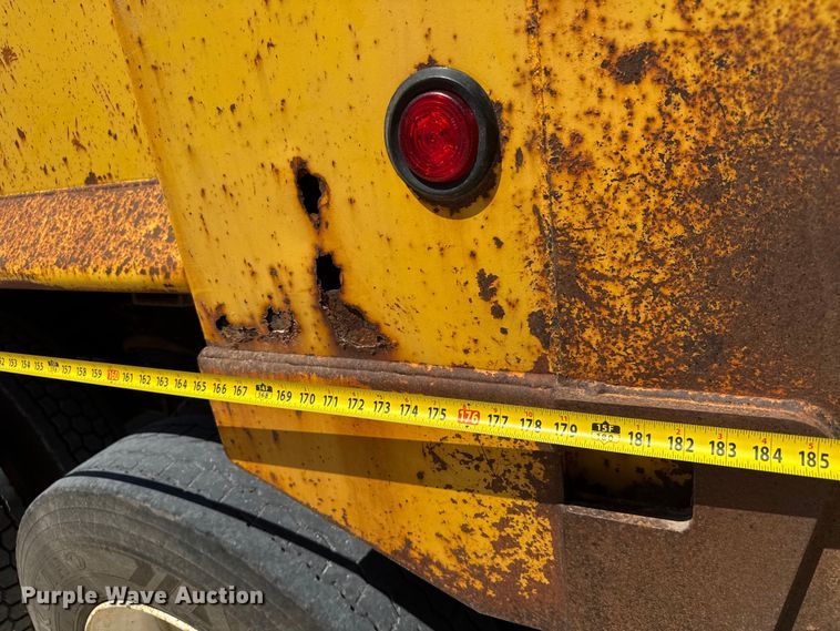 image for item DY0404 2009 Sterling L-Line dump truck