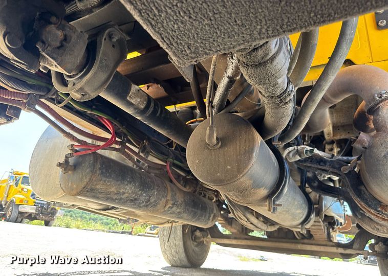 image for item DY0404 2009 Sterling L-Line dump truck