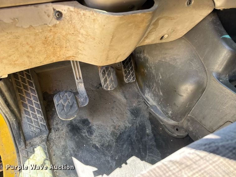 image for item DY0404 2009 Sterling L-Line dump truck