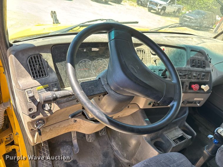 image for item DY0404 2009 Sterling L-Line dump truck