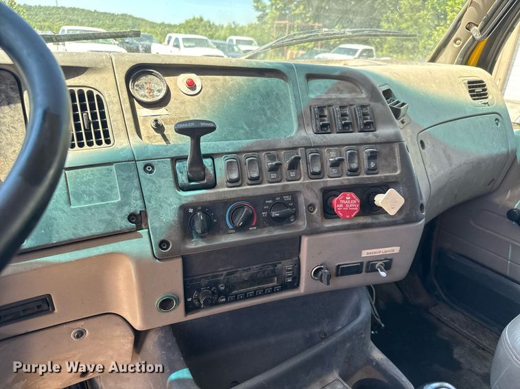 image for item DY0404 2009 Sterling L-Line dump truck