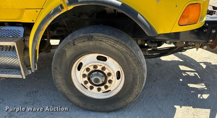 image for item DY0404 2009 Sterling L-Line dump truck