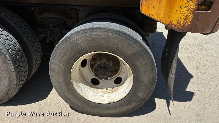 image for item DY0404 2009 Sterling L-Line dump truck