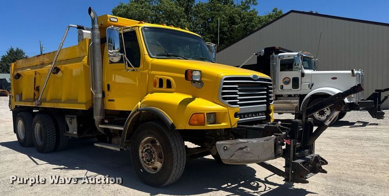 image for item DY0405 2007 Sterling  L-Line dump truck