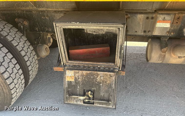 image for item DY0405 2007 Sterling  L-Line dump truck