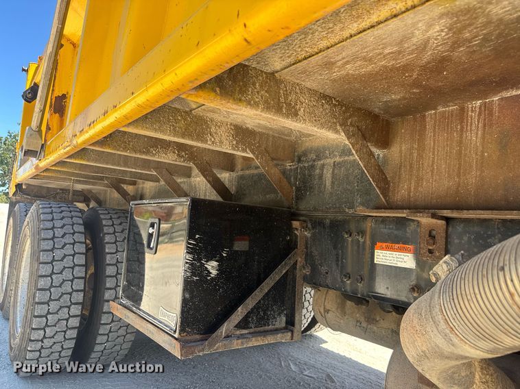 image for item DY0405 2007 Sterling  L-Line dump truck