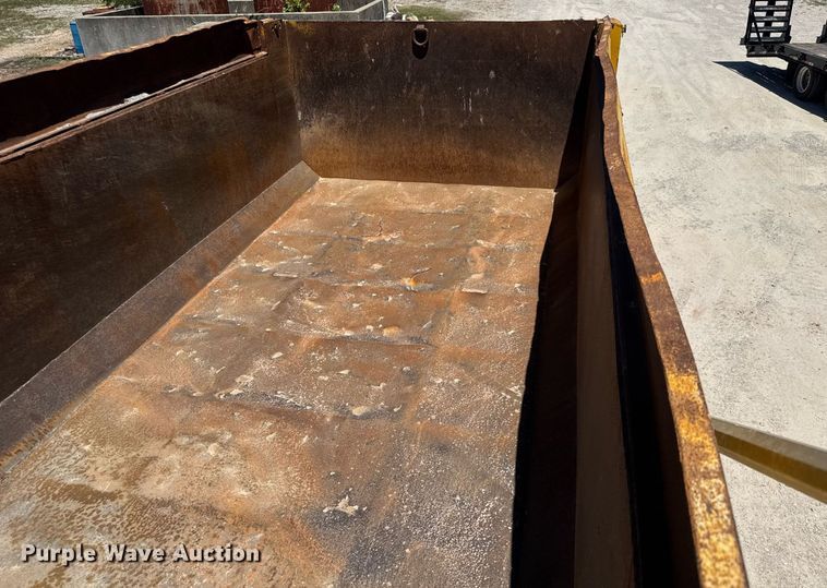 image for item DY0405 2007 Sterling  L-Line dump truck