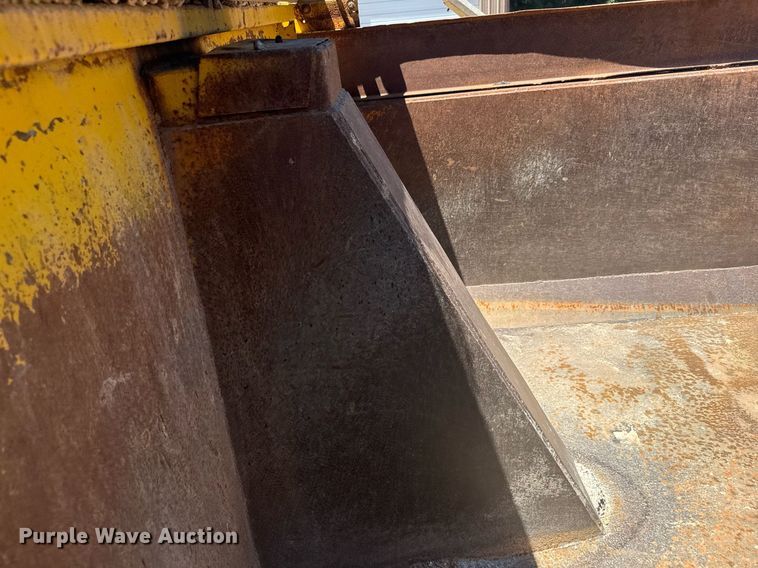 image for item DY0405 2007 Sterling  L-Line dump truck