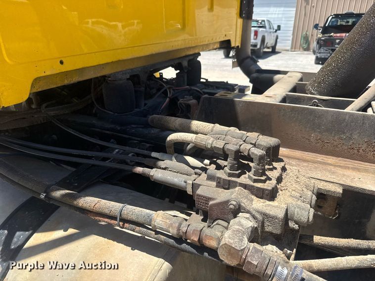 image for item DY0405 2007 Sterling  L-Line dump truck