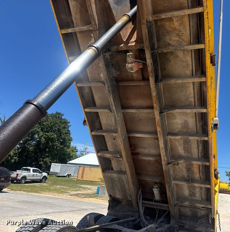 image for item DY0405 2007 Sterling  L-Line dump truck