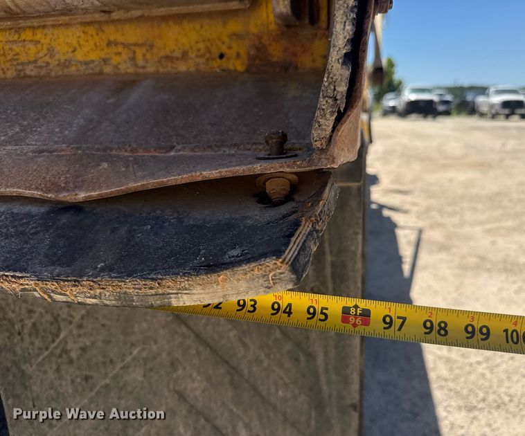 image for item DY0405 2007 Sterling  L-Line dump truck