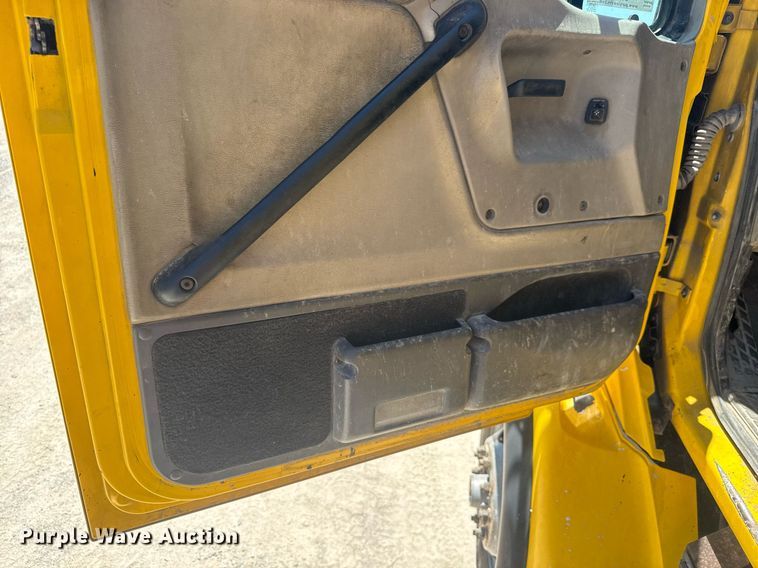 image for item DY0405 2007 Sterling  L-Line dump truck