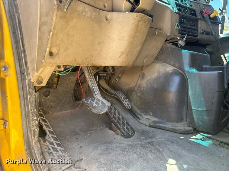 image for item DY0405 2007 Sterling  L-Line dump truck