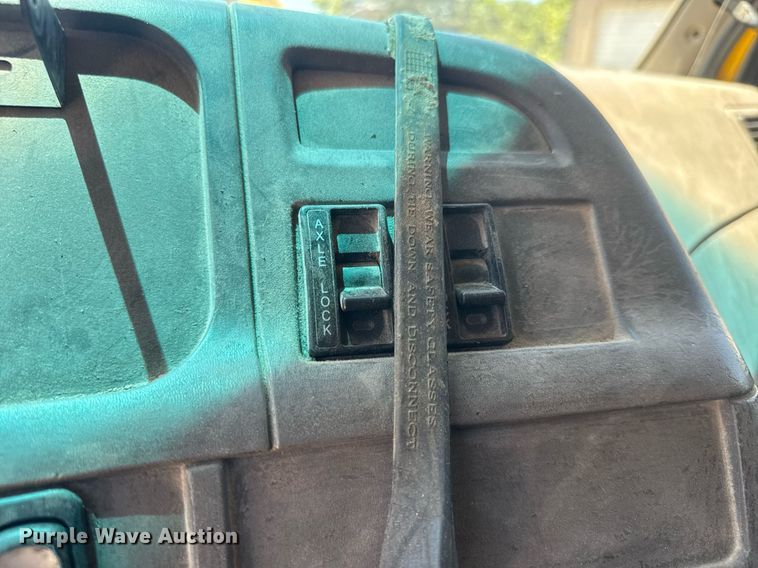 image for item DY0405 2007 Sterling  L-Line dump truck