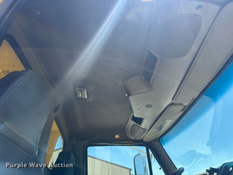 image for item DY0405 2007 Sterling  L-Line dump truck