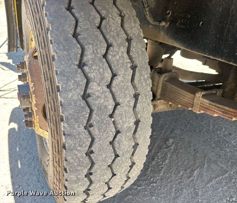 image for item DY0405 2007 Sterling  L-Line dump truck