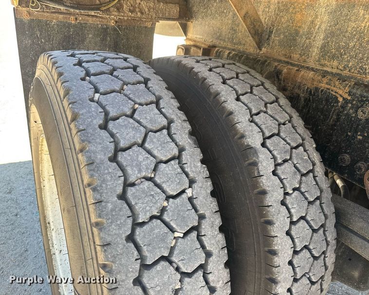 image for item DY0405 2007 Sterling  L-Line dump truck