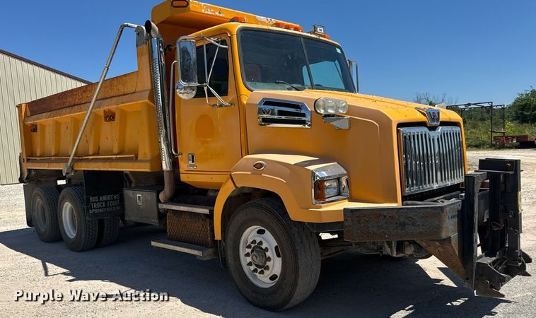 image for item DY0406 2014 Western Star 4700SB dump truck
