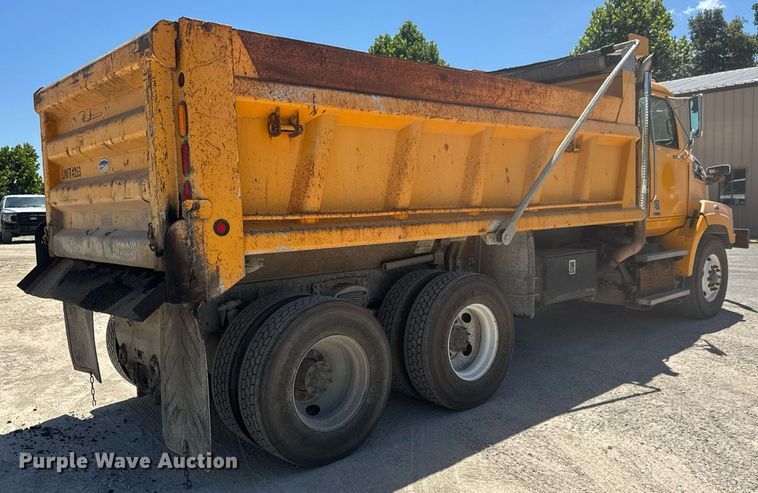 image for item DY0406 2014 Western Star 4700SB dump truck