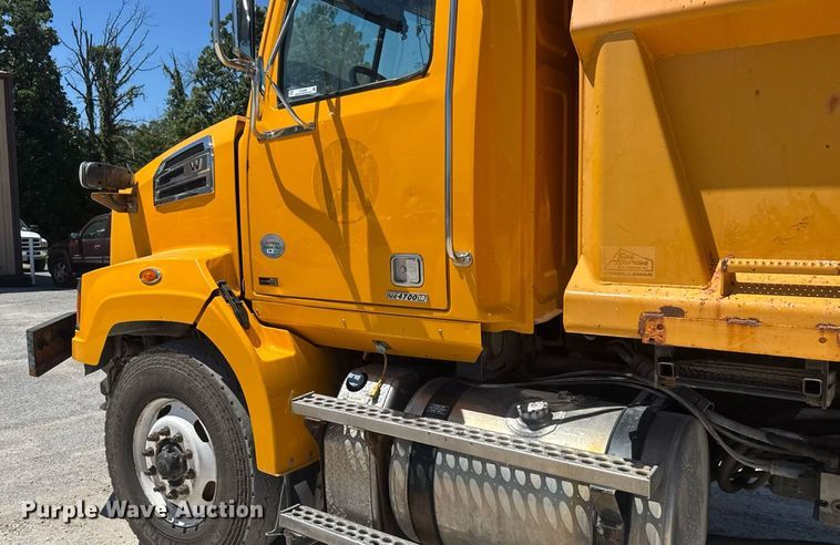 image for item DY0406 2014 Western Star 4700SB dump truck