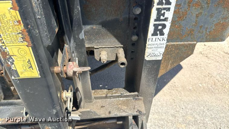 image for item DY0406 2014 Western Star 4700SB dump truck