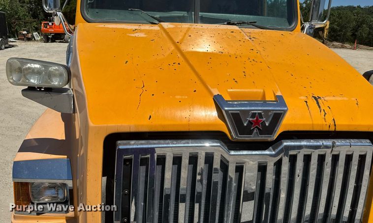 image for item DY0406 2014 Western Star 4700SB dump truck