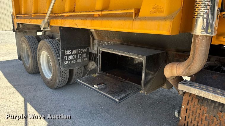 image for item DY0406 2014 Western Star 4700SB dump truck