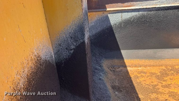 image for item DY0406 2014 Western Star 4700SB dump truck