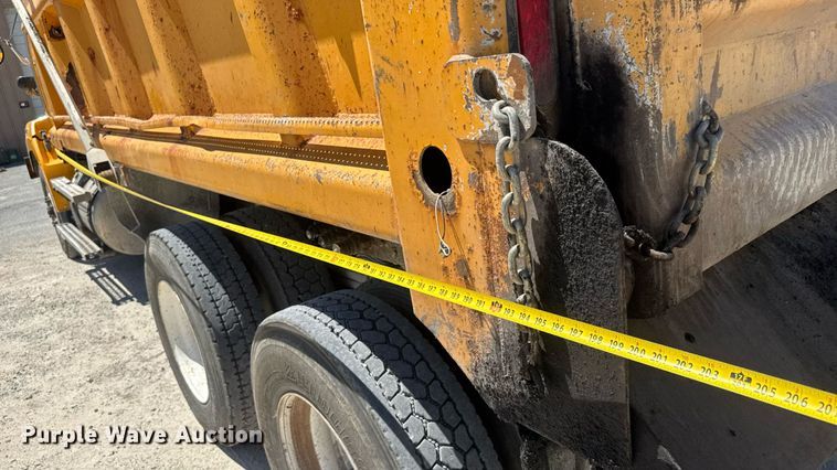 image for item DY0406 2014 Western Star 4700SB dump truck