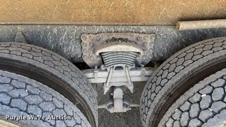 image for item DY0406 2014 Western Star 4700SB dump truck