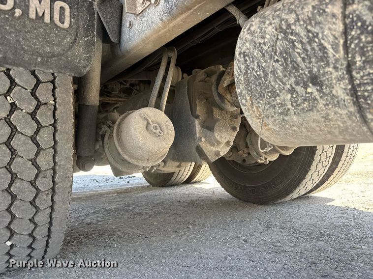 image for item DY0406 2014 Western Star 4700SB dump truck