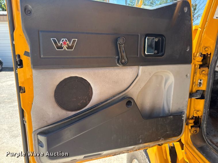 image for item DY0406 2014 Western Star 4700SB dump truck