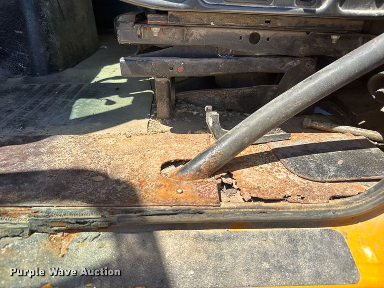 image for item DY0406 2014 Western Star 4700SB dump truck