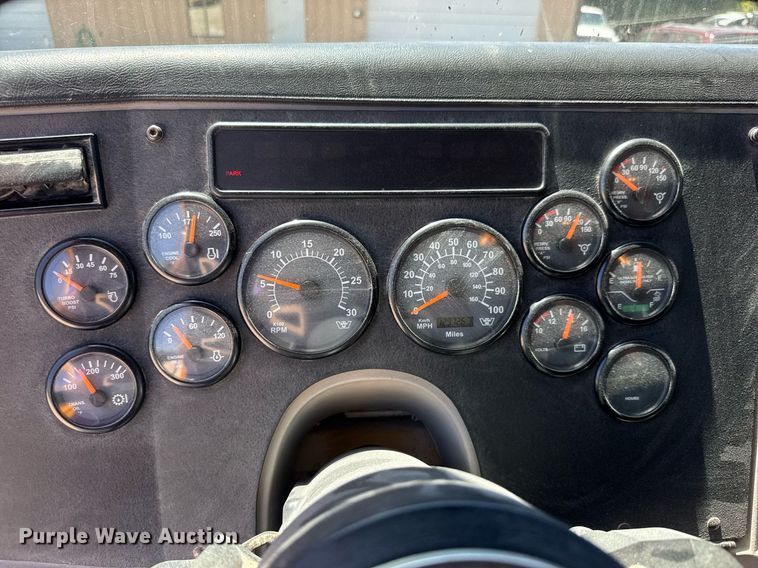 image for item DY0406 2014 Western Star 4700SB dump truck