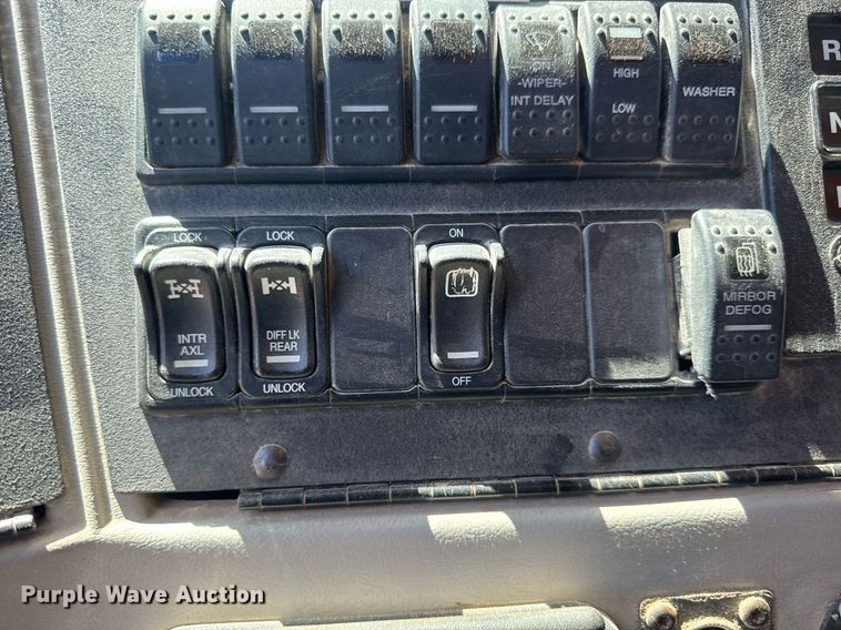 image for item DY0406 2014 Western Star 4700SB dump truck